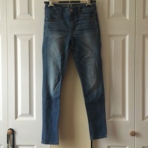 AEO Medium Wash High Rise Jegging - 0 SHORT